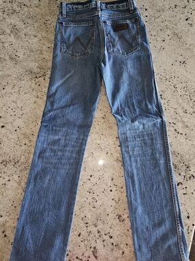 WRANGLER RETRO SLIM FIT Straight-Leg Denim Jeans in Blue